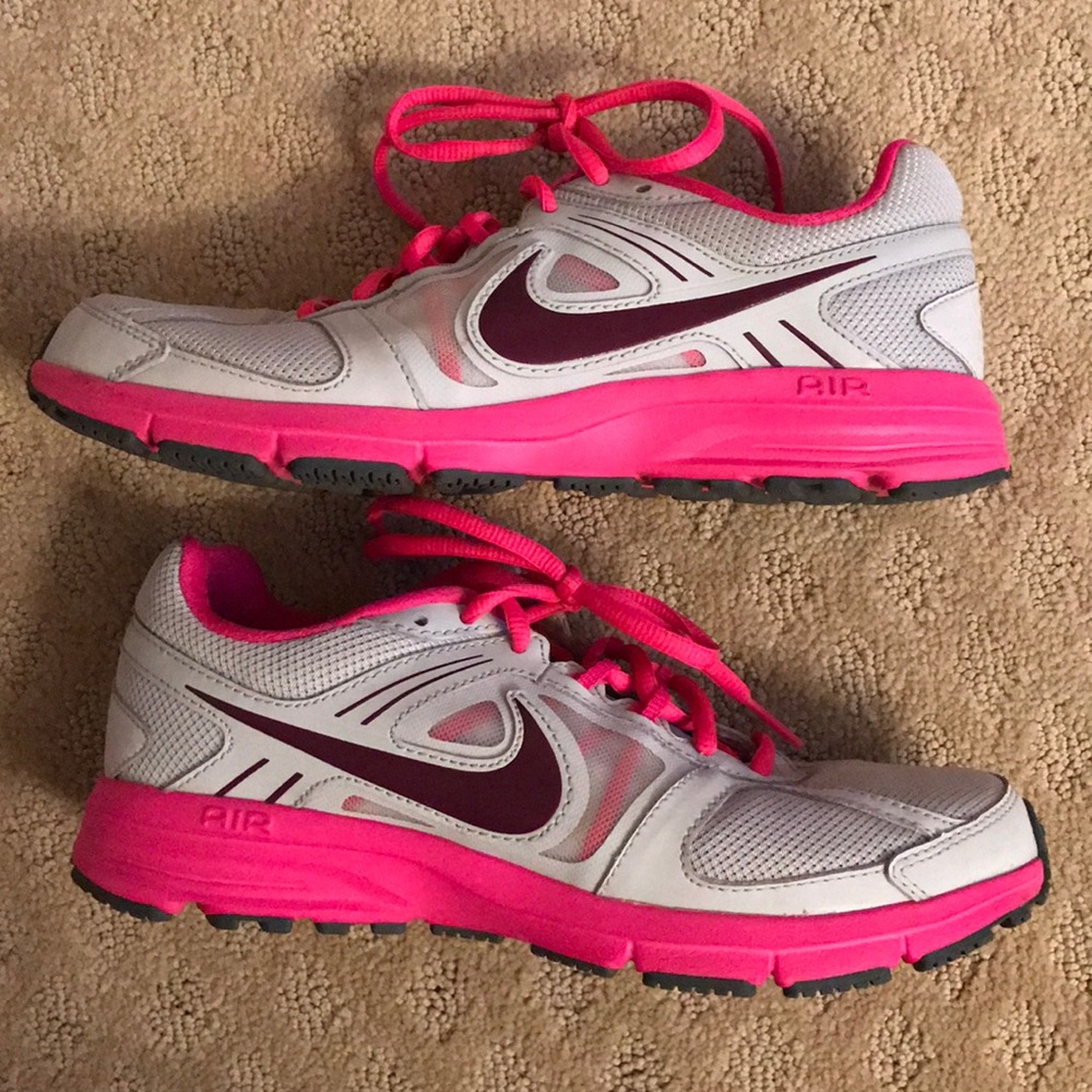 Nike women’s sneakers